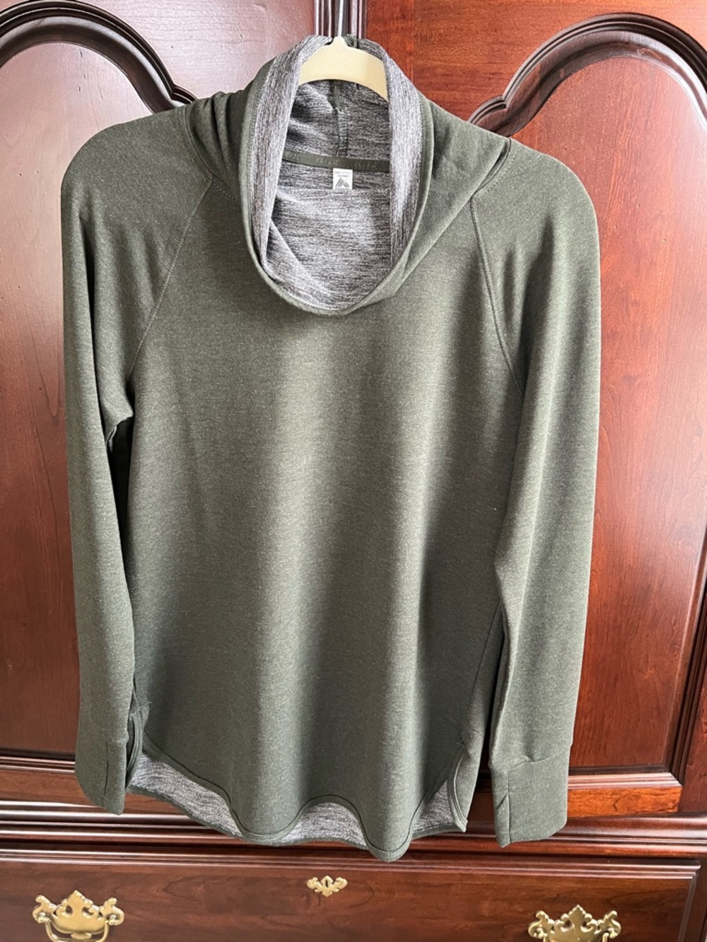 RBX Avocado Green Performance Top